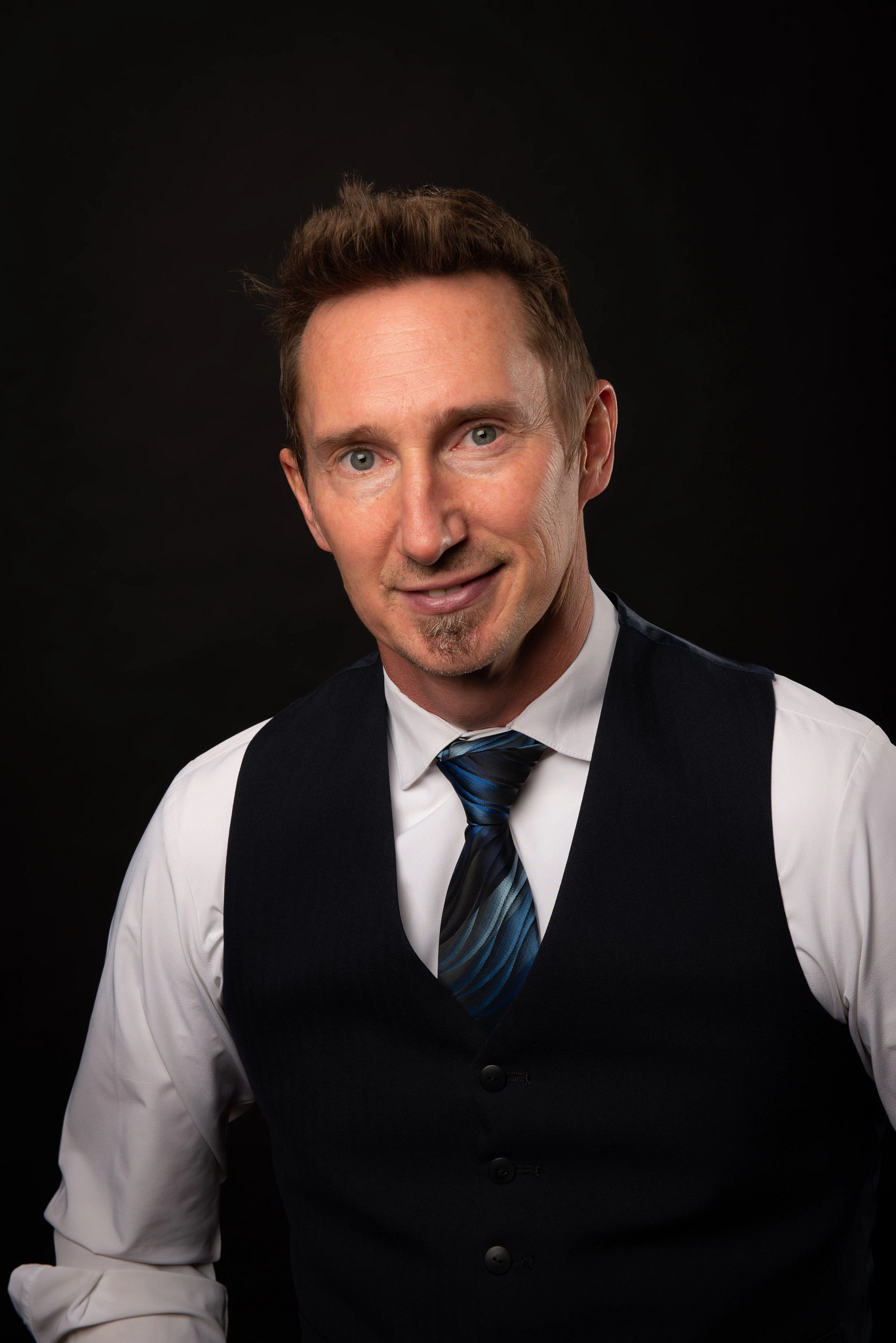 Bill-Farrell-Portrait-2023