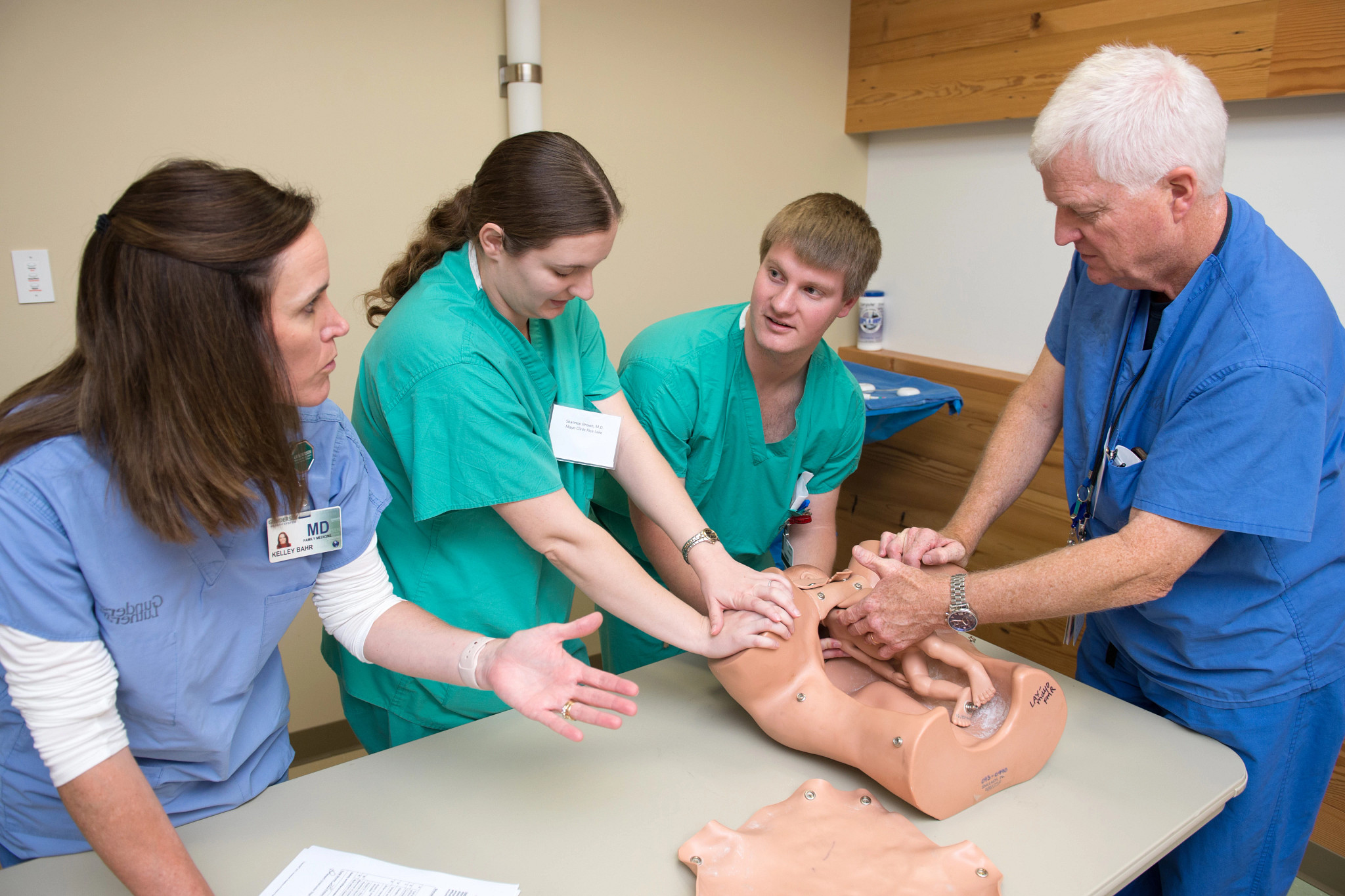 family-medicine-residents-practicing-ob-delivery