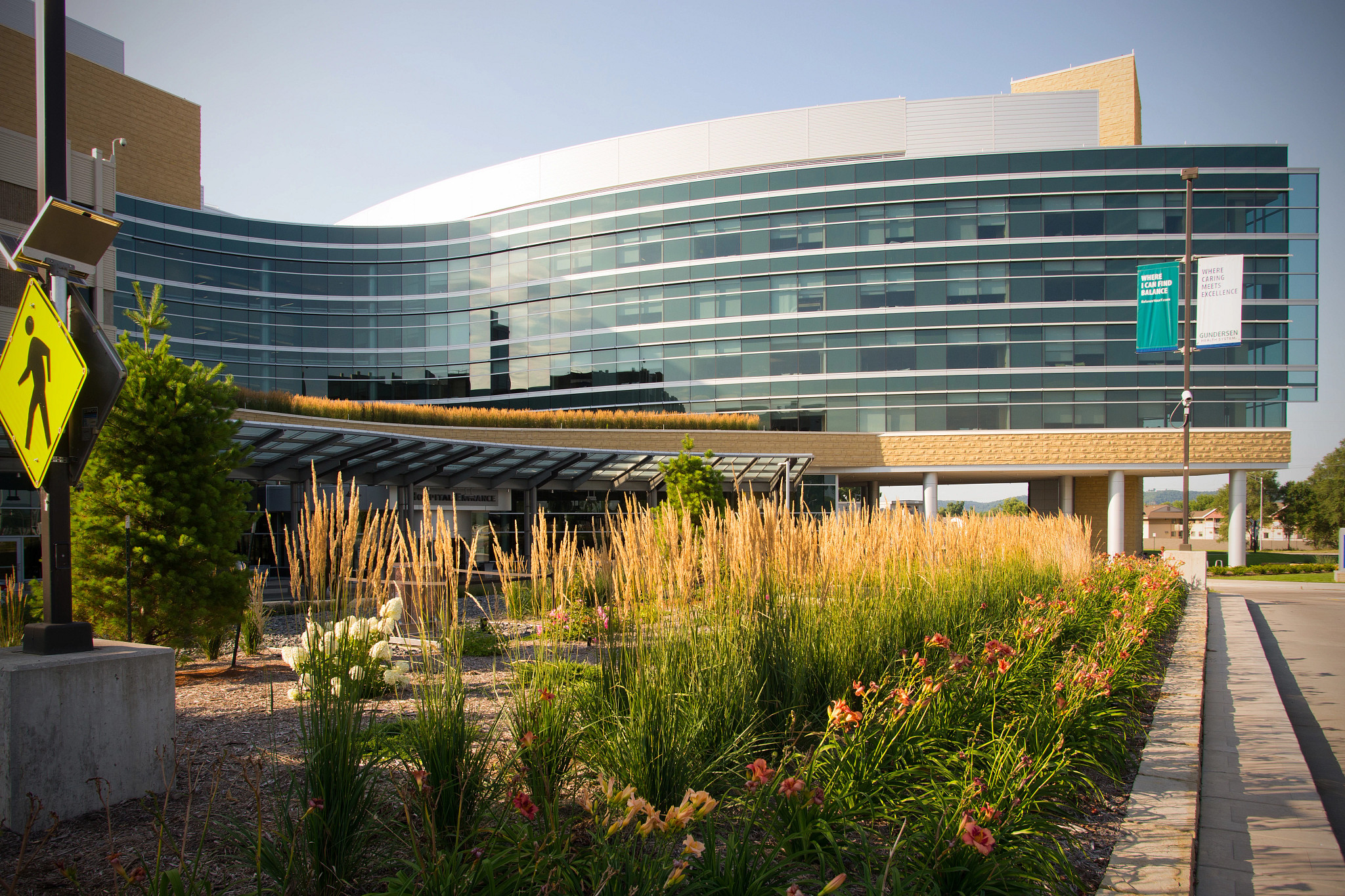 Gundersen la crosse hospital exterior view.