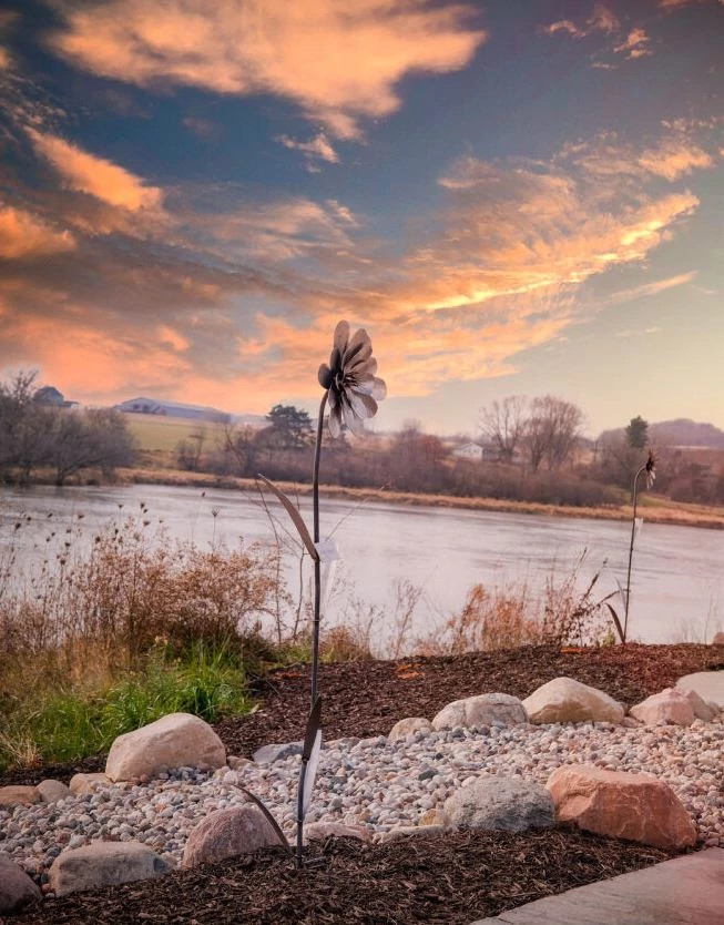 flower-sculpture-in-memorial-garden.jpg
