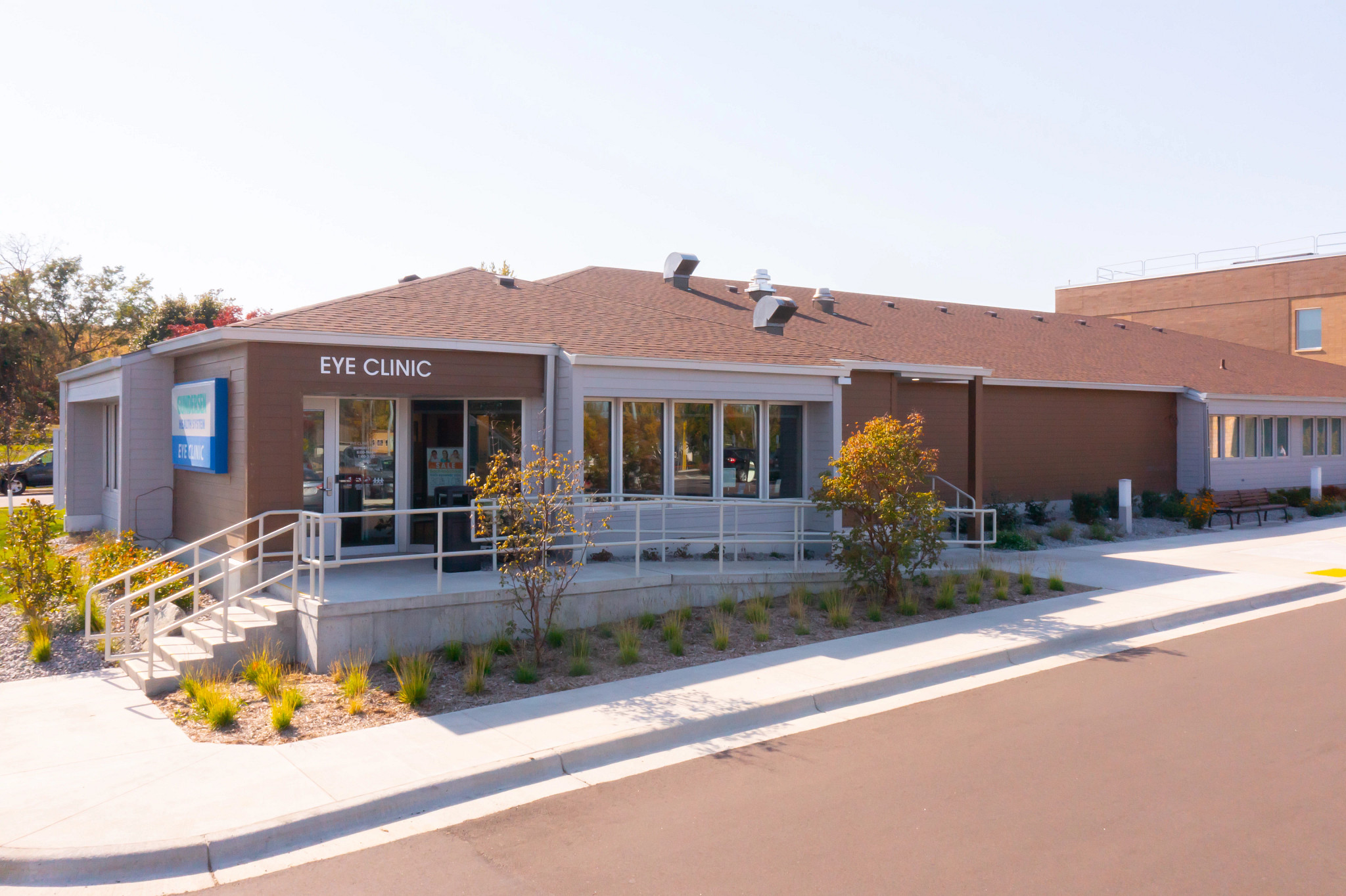 Exterior image of Gundersen Eye Clinic Whitehall.