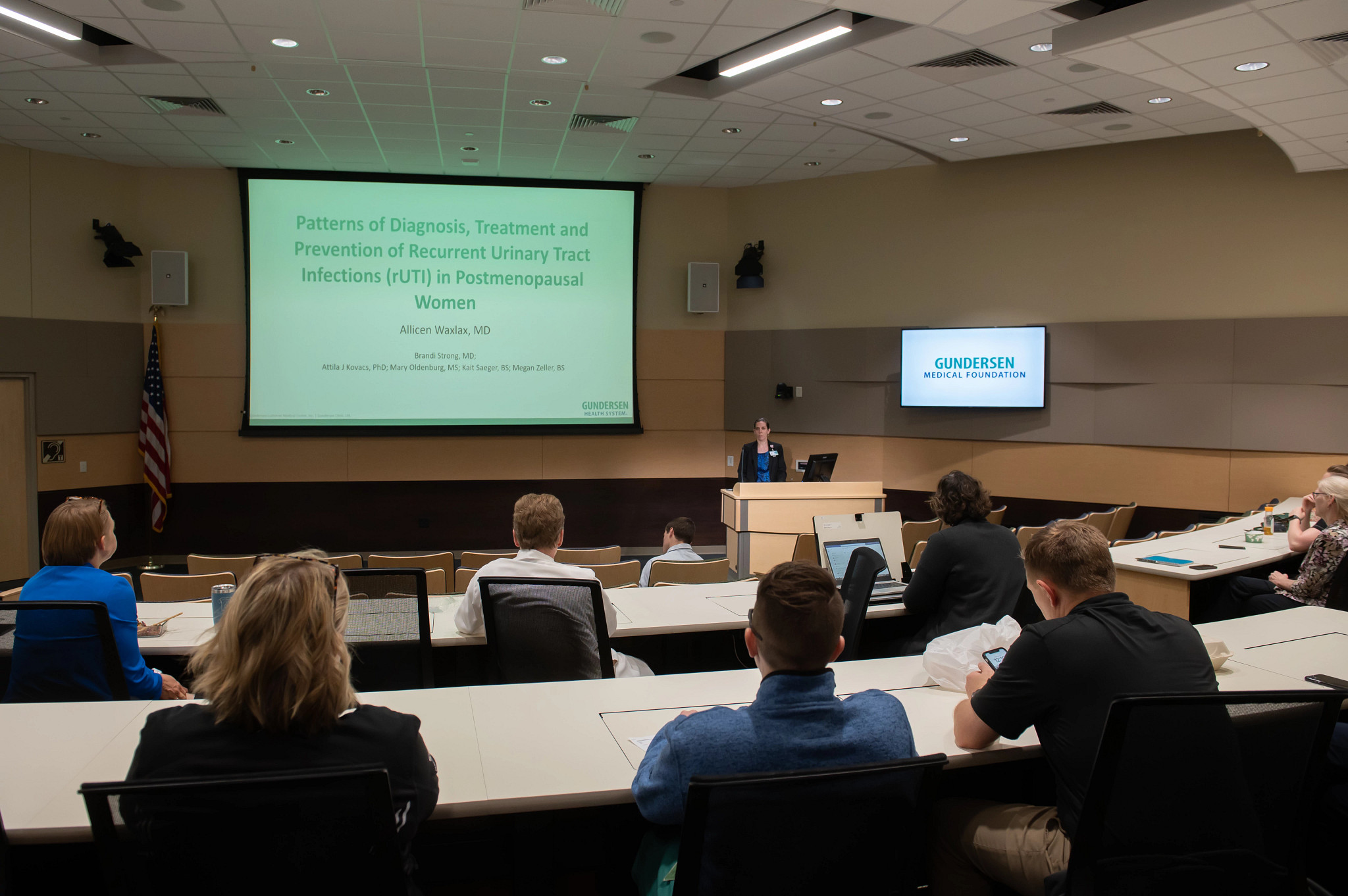 family-medicine-resident-presenting-research-findings
