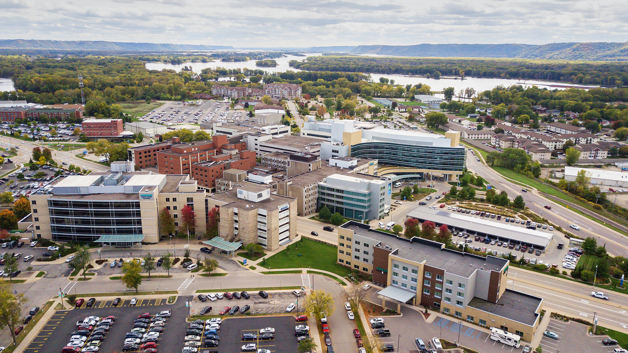 Aerial view of Gundersen La Crosse campus and river.
