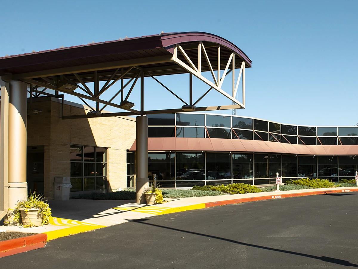 Exterior entrance for Gundersen Eye Clinic Friendship.